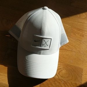 Nike Legacy Dri-Fit Sports Hat